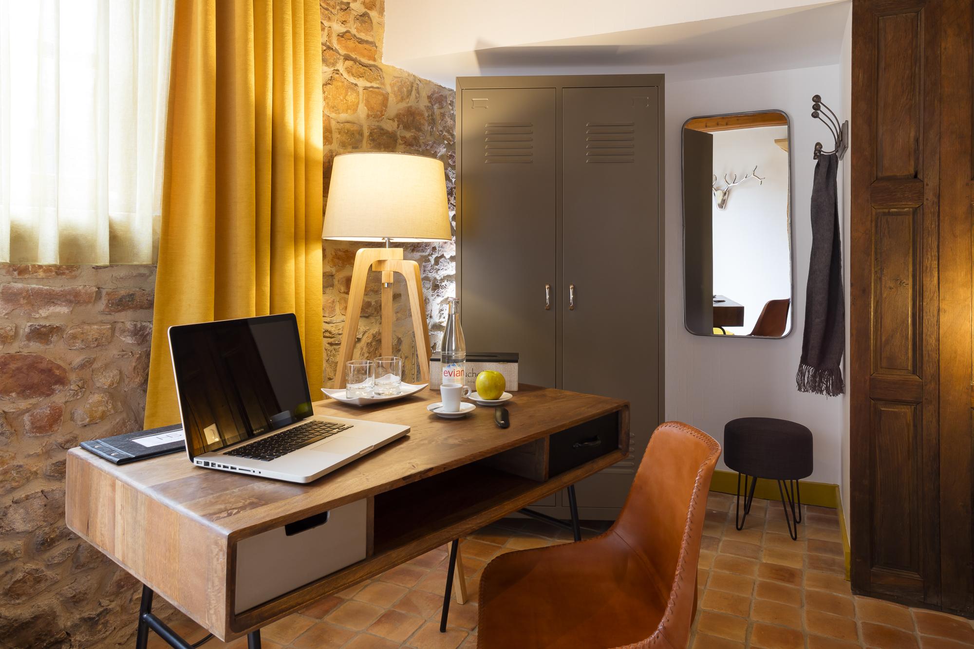 Contact Le Savigny & Hotel