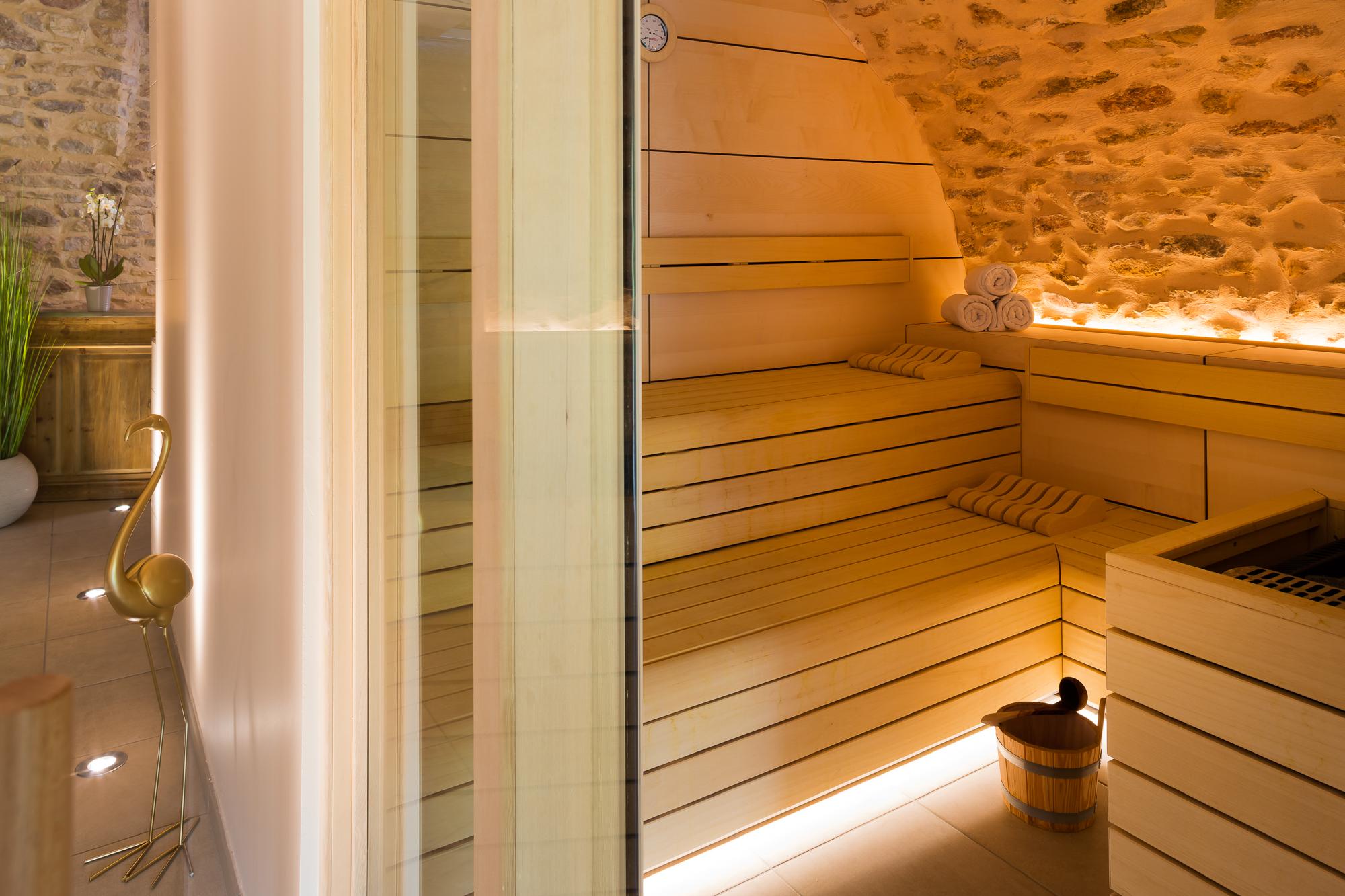 Contact Le Savigny & Hotel