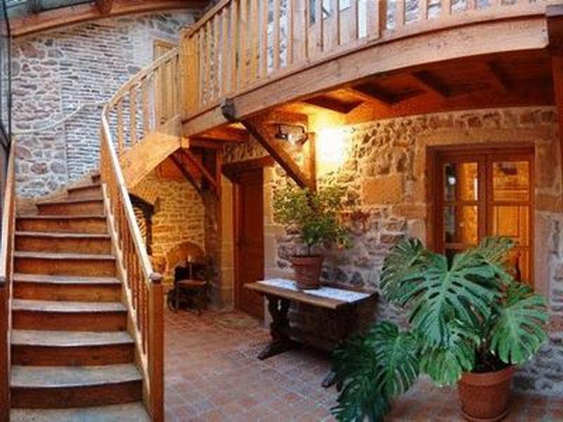 Contact Le Savigny & Hotel 3*