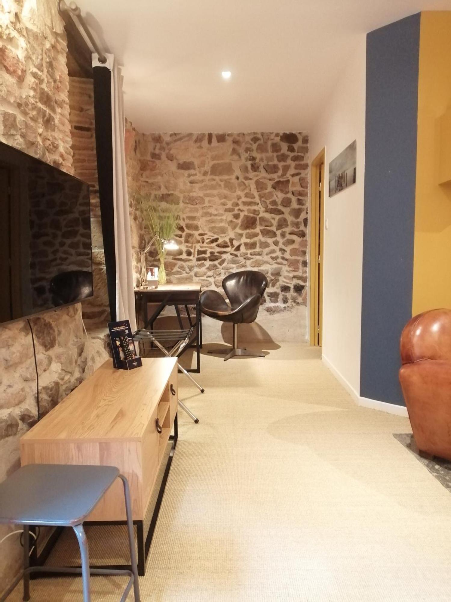 Contact Le Savigny &