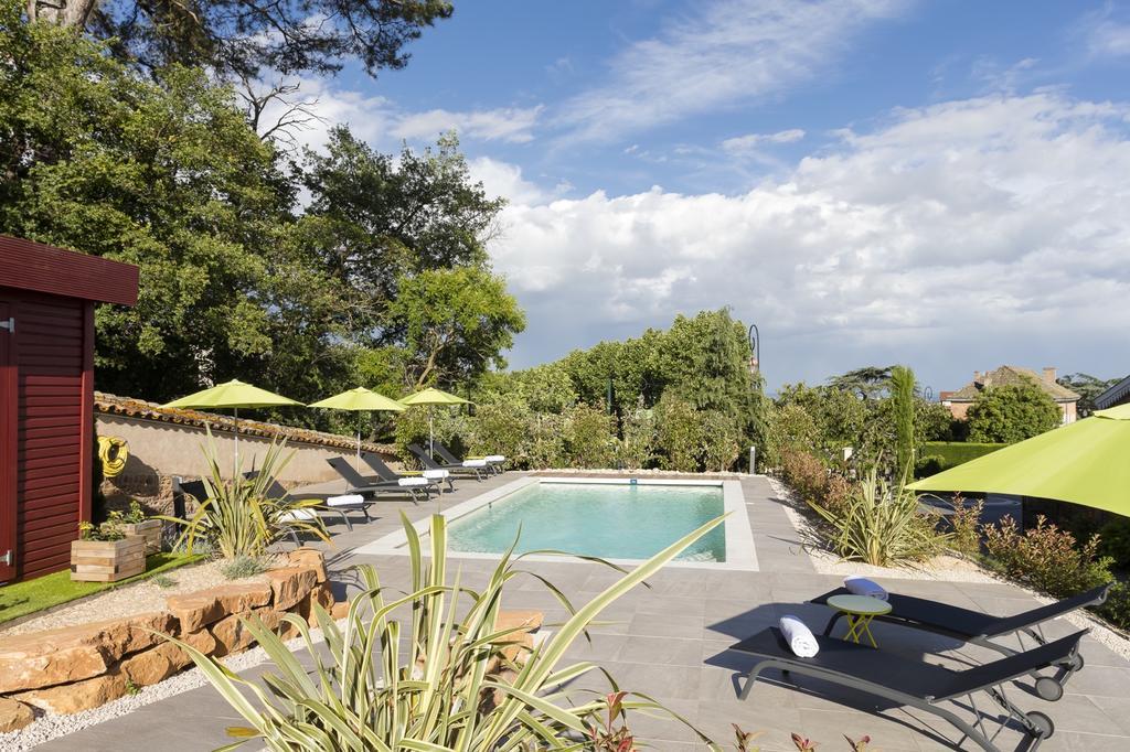 Contact Le Savigny &
