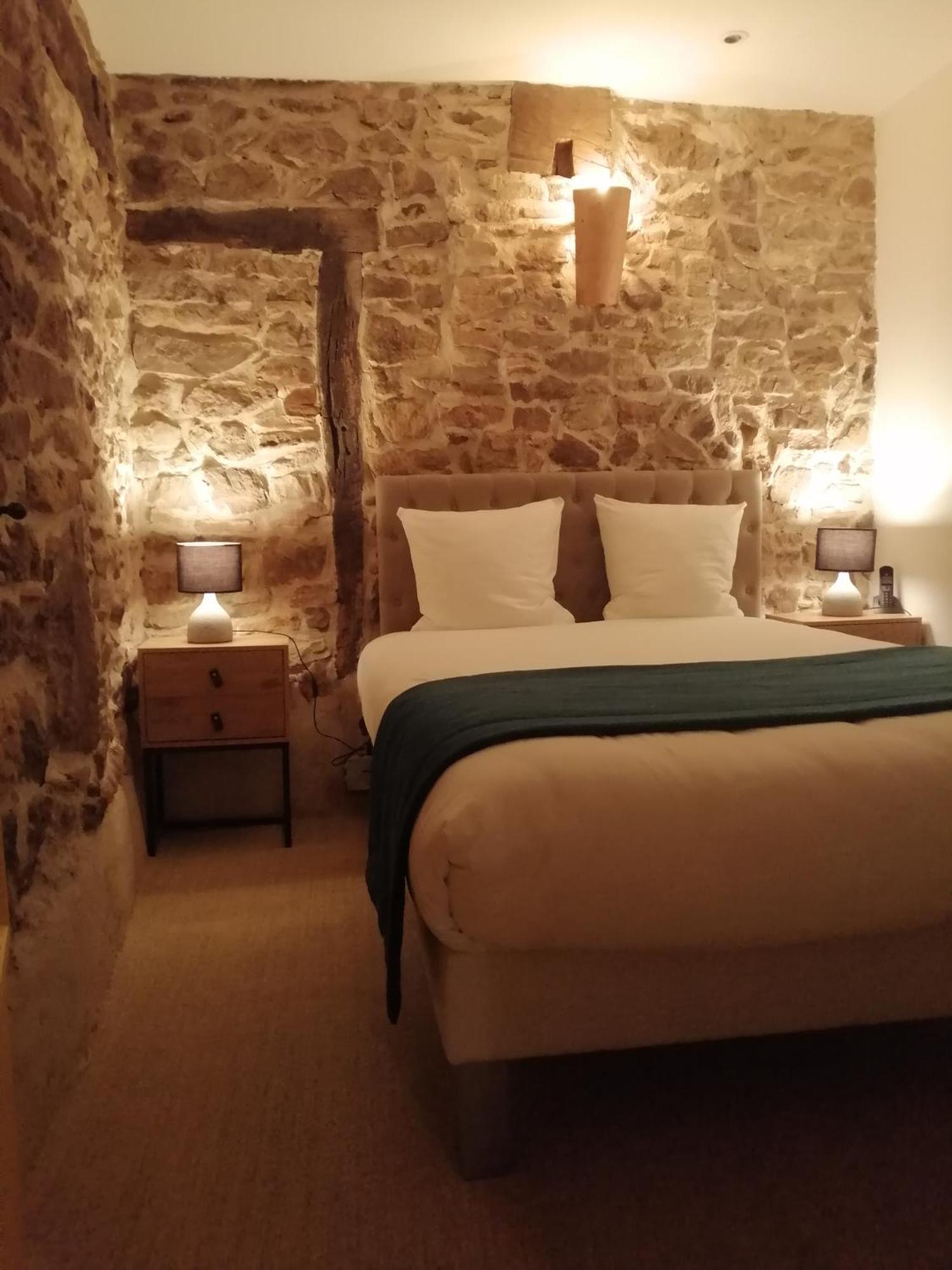 Hotel Contact Le Savigny & Blacé