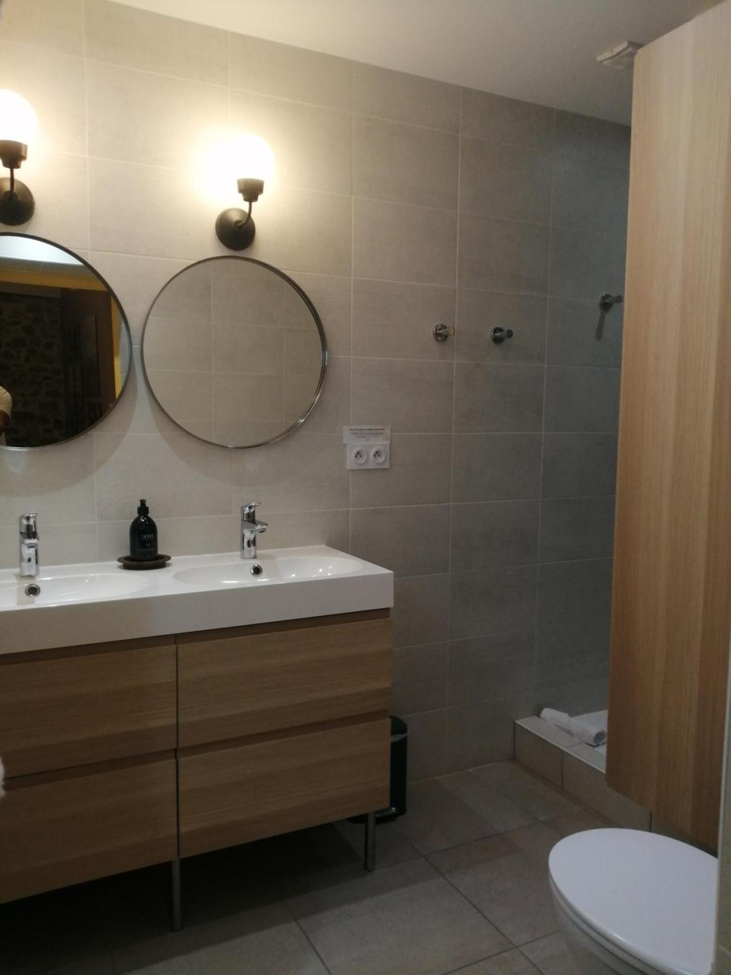 Hotel Contact Le Savigny & 3*