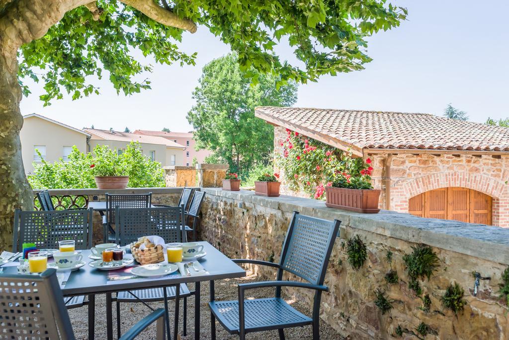 Contact Le Savigny & Hotel