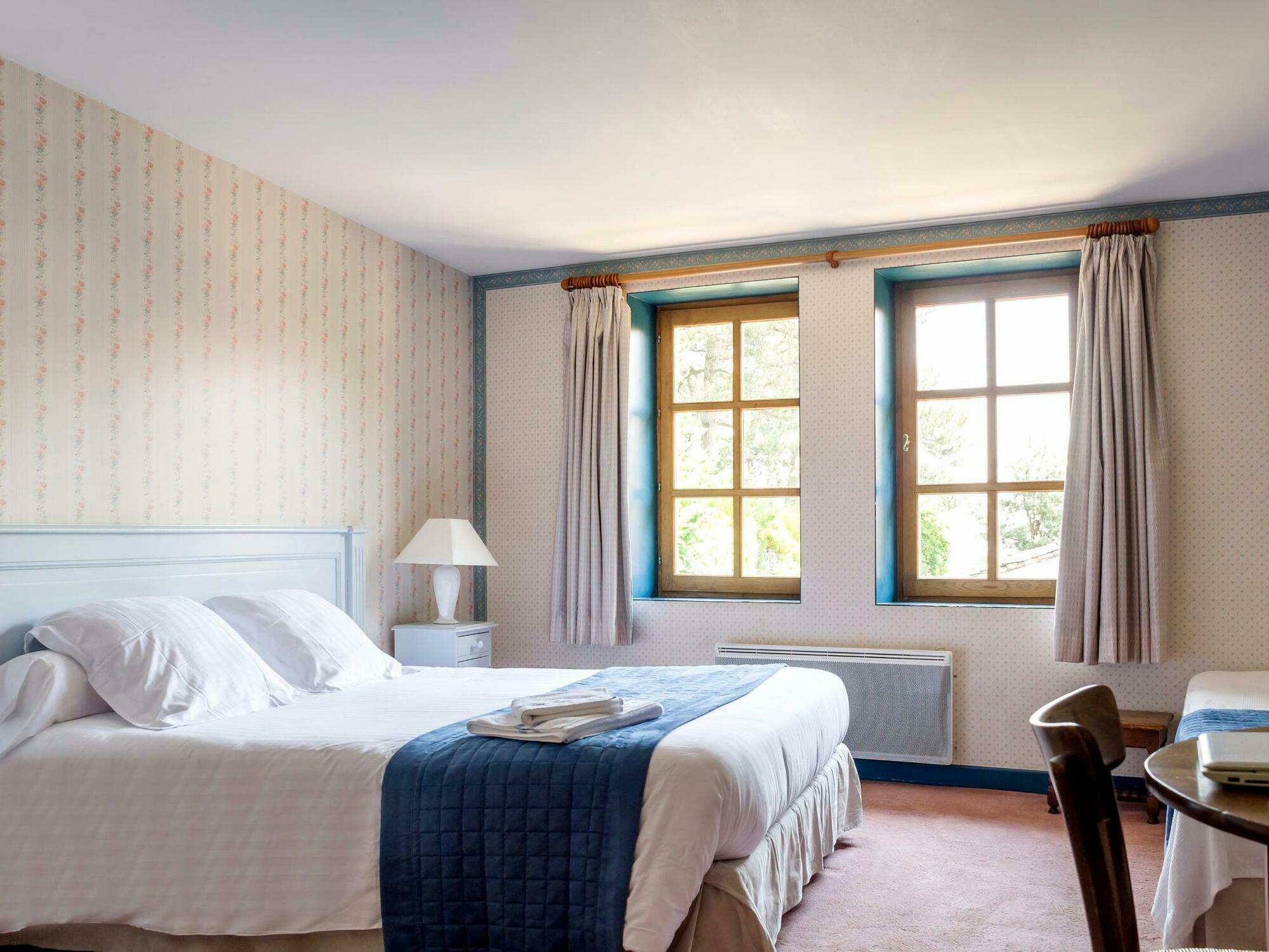 Contact Le Savigny & Hotel Blace